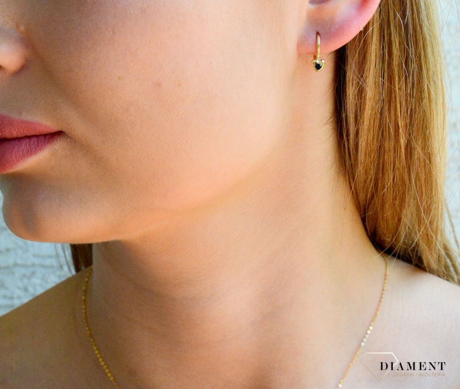 Złote kolczyki 585 Serce z granatową cyrkonią KL 11817B.jpg